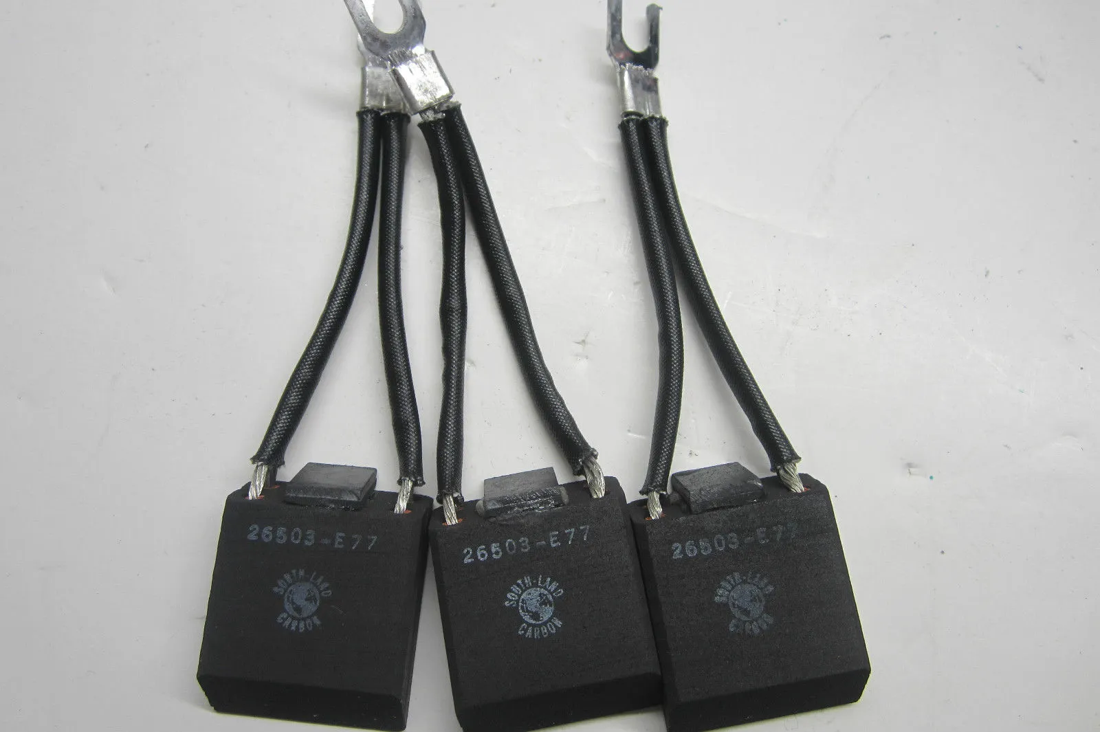 3 NEW SOUTH LAND CARBON PRODUCTS 26503-E77 CARBON BRUSHES 26503E77