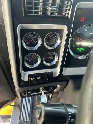 USED 2015 KENWORTH T800