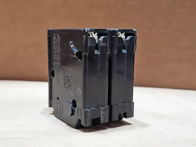 USED SCHNEIDER ELECTRIC CHOM220