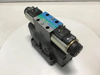 USED VICKERS DG4V-3S-6C-M-U-HL7-60-EN490-B13