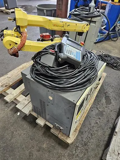 Used 2013 FANUC ARCMATE 100IC/6L Robots Ohio US | Six Axis Solutions #397782
