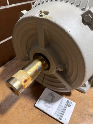 NEW Siemens 1LE23212BA216AB2-Z