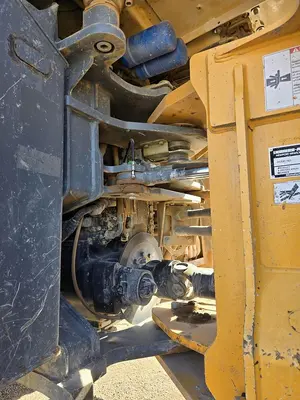 USED 2019 LIEBHERR L566