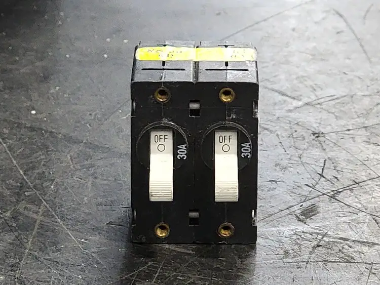 Used BLUE SEA AA2-X0-09-734-X10-P Switchgears British Columbia CA | Lenmark #244725