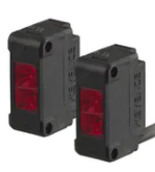 Keyence PZ-G52P Built-In Amp Photoelectric Sensor, Square Transmissive Cable PNP [New]