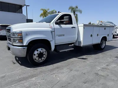 USED 2019 CHEVROLET W5500
