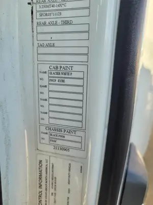 USED 2020 VOLVO VNR64T300