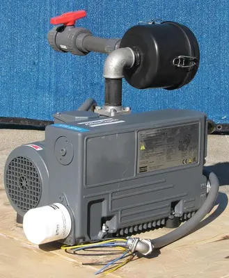 Atlas Copco 3 HP GVS Oil Lubricated Rotary Vane Vacuum Pump 42 CFM 230/460V