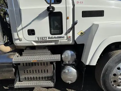 Used 2013 MACK PINNACLE CHU613 Conventional trucks California US | Ben Kaplan Equipment #1490085