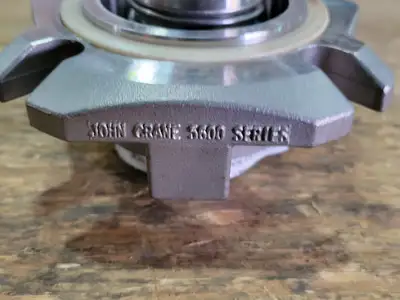 USED JOHN CRANE 5611