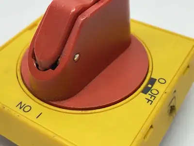 USED ABB DISCONNECT LOAD SWITCH HANDLE RED/YELLOW 1SCA105296R1001