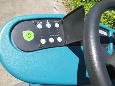 USED TENNANT T7