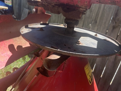 USED COSMO 500 FERTILIZER SPREADER