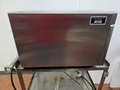 Used Amana Used 2020 Amana Menumaster MDC12A2 Heavy Volume 1200 Watt Microwave Oven 120V Restaurant Small Appliances Illinois US | Falcon Restaurant Supply #1373593