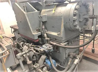 USED 1975 BULLDOZER TYPE 300 TON