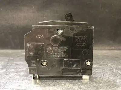 NEW SQUARE D QO150