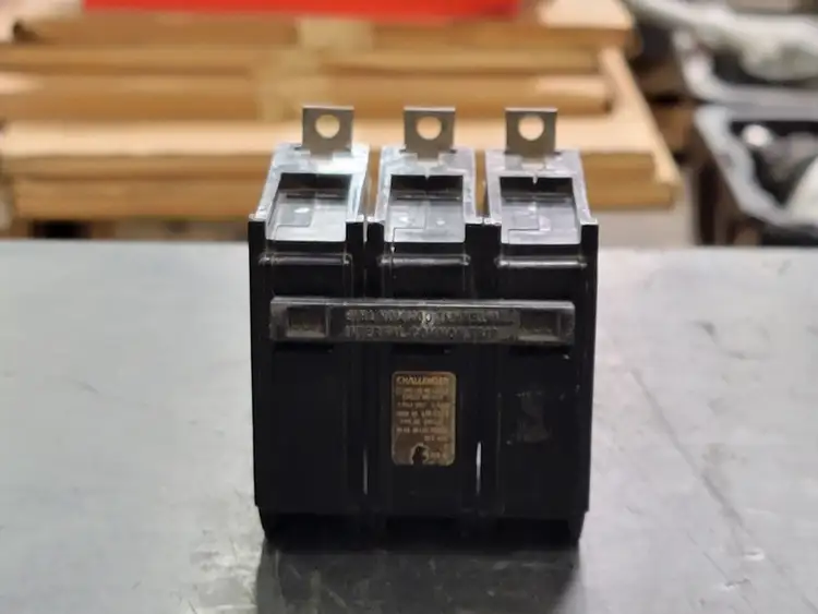 Used CHALLENGER BQ360 Switchgears British Columbia CA | Lenmark #241630
