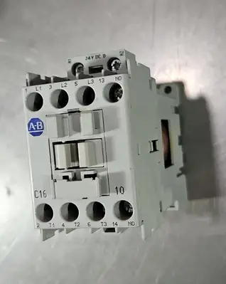 ALLEN BRADLEY 100-C16D*10 / B CONTACTOR. Loc 4E-17