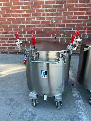 USED ROSS M 40 STAINLESS STEEL SINGLE SHAFT MIXER W/ TWO 40 GALLON TANKS