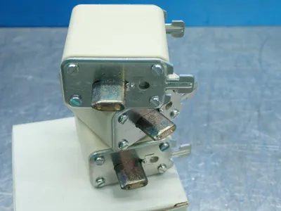 NEW SIEMENS 3NA3832