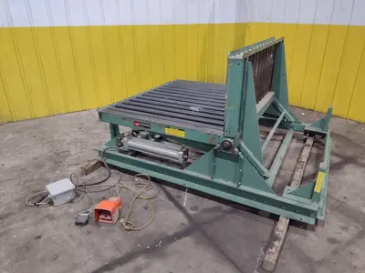 60" x 48" ROACH PNEUMATIC LIFT & TILT UPENDER / TABLE WITH ROLLER CONVEYOR : YOBRO #24710
