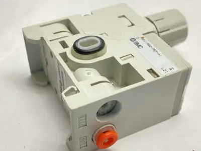 Used SMC Compact Manifold Pressure Regulator Block 1/4" Air Pressure Regulators Michigan US | Maverick Industrial Sales #1392391