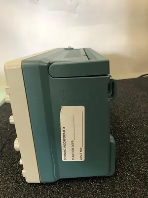 TEKTRONIX TDS 224 OSCILLOSCOPE