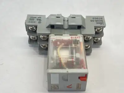 Used Veris Relay w/ IDEC SH2B-05 Relay Base 97903 Relays & Switches Michigan US | Maverick Industrial Sales #1401955