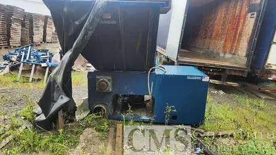USED 2000 CHALLENGER CG300 3037 ST GRINDER