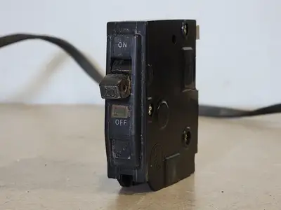 USED SQUARE D QO120