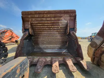 EX3600-5 FS Bucket - 147" Wide