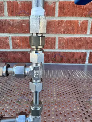 USED VACUUBRAND DVR 2 VACUUM GAGE AND CONTROLLER W/ PARKER VALVES