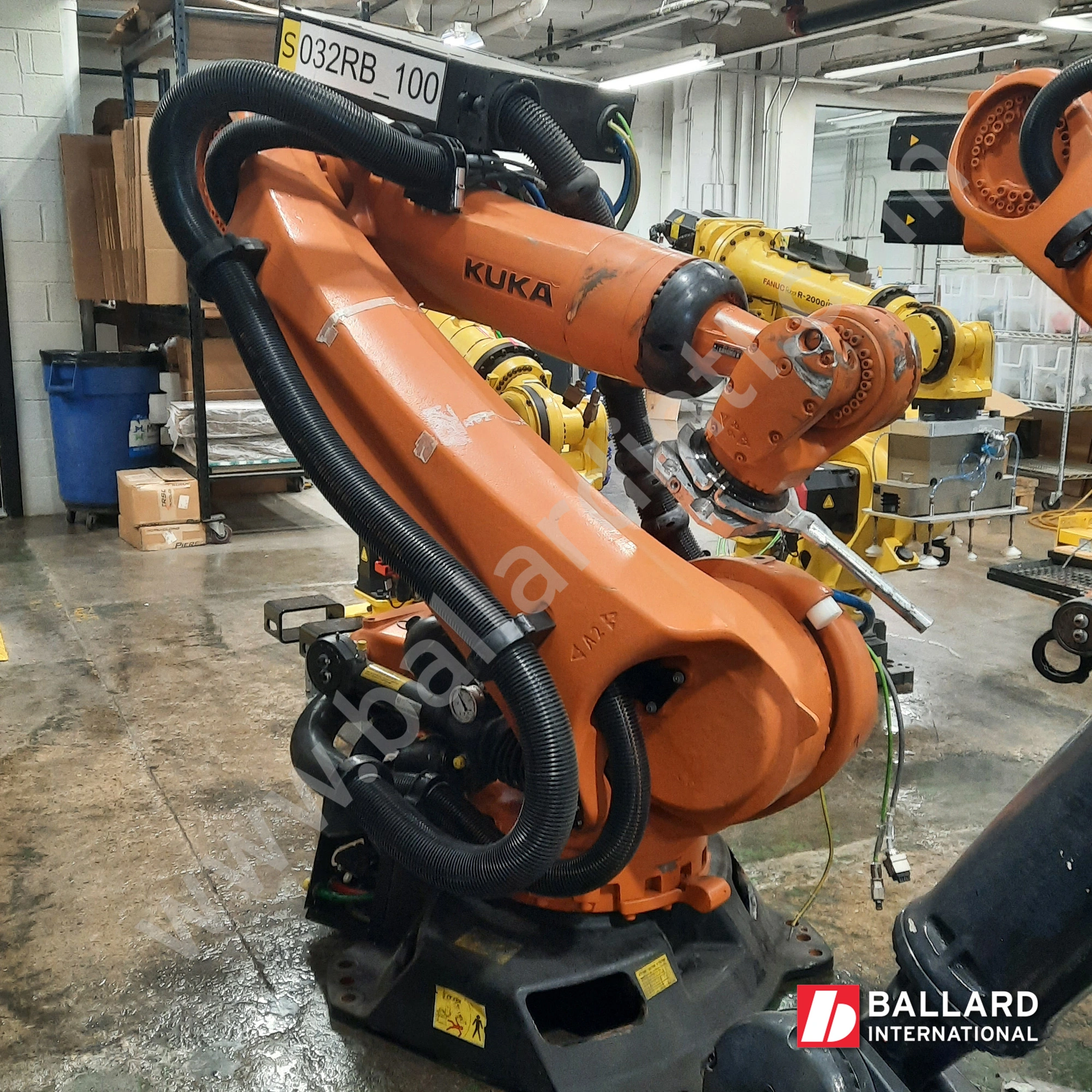 KUKA KR 180 R2900 Robot System w/ KRC4 Controller