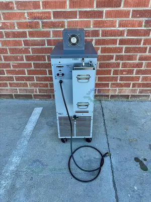 USED FLUKE CALIBRATION HART SCIENTIFIC 6331 DEEP-WELL COMPACT BATH  300°C, 4.2 GAL