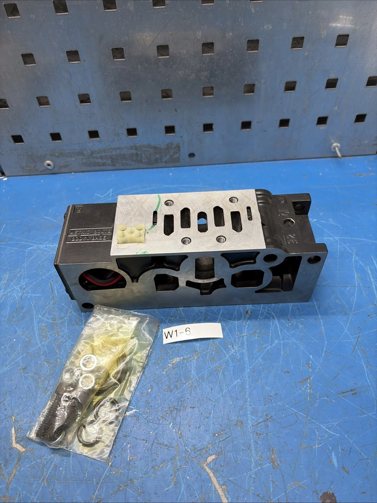 New | in-Stock Parker PS1240C Valves/Fittings Indiana US | J&J Industrial Supply #1260422