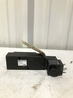 AV D2003AAVR 5-Way Solenoid Valve w/ 24VDC Solenoid Coil