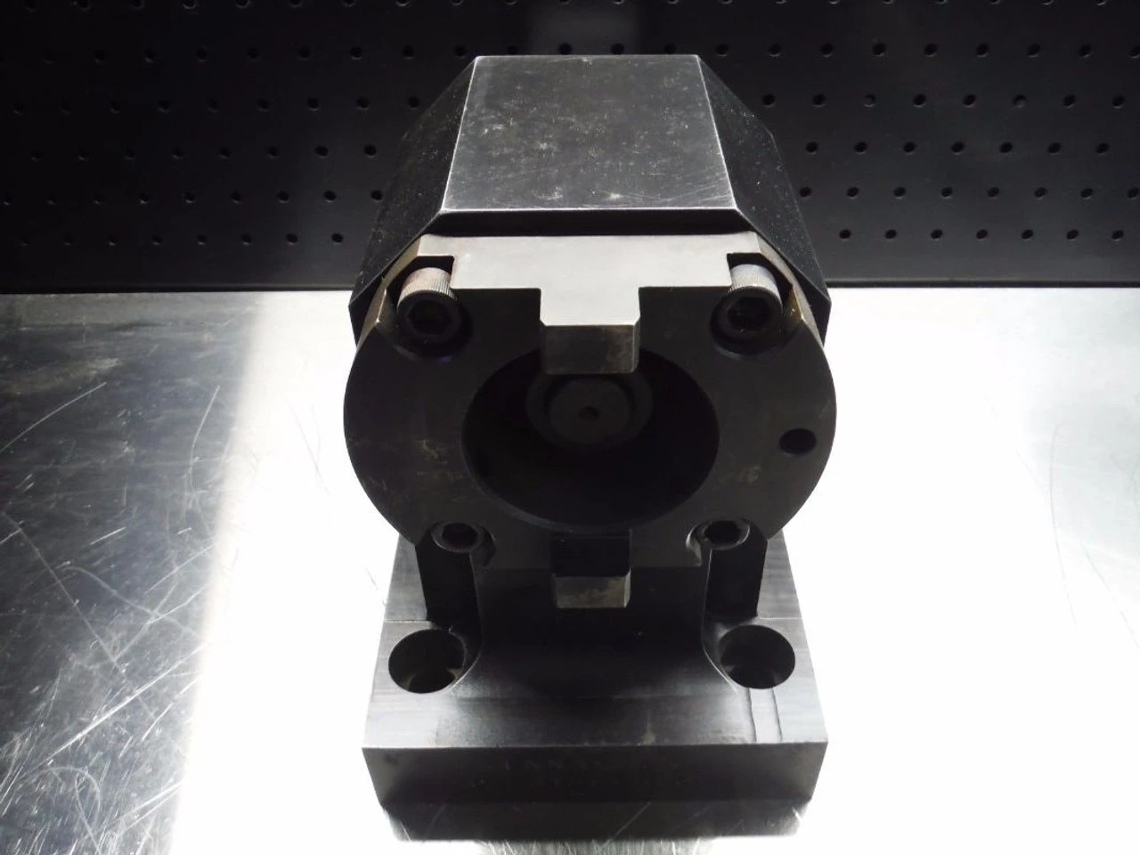 Kennametal KV45 Flange Mount Clamping Unit KV45TUA C K 8 w/ Base (LOC2224)