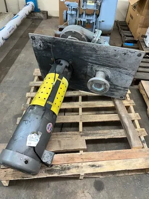 USED Gusher Pump 7550