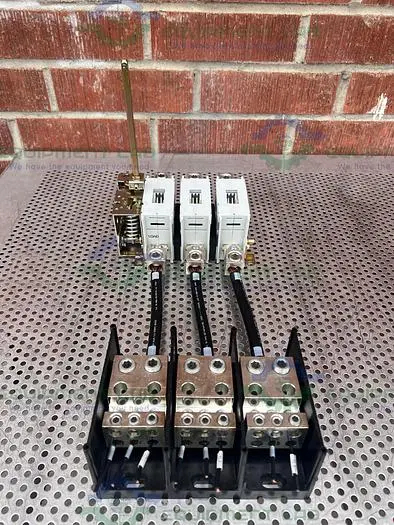 Used ABB OETL-NF200A DISCONNECT SWITCH W/ FERRAZ SHAWMUT 69133 DISTRIBUTION BLOCK Electronics & Components | Equipment Lab #486341