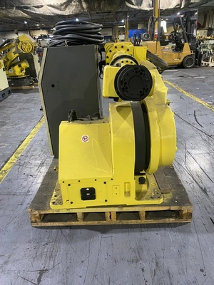 USED 2006 FANUC R-2000iA/200T + R-J3iB