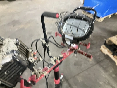 Husky 2-lamp work light for parts or repair, will not power on