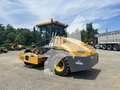 USED 2021 XCMG CV83PDU