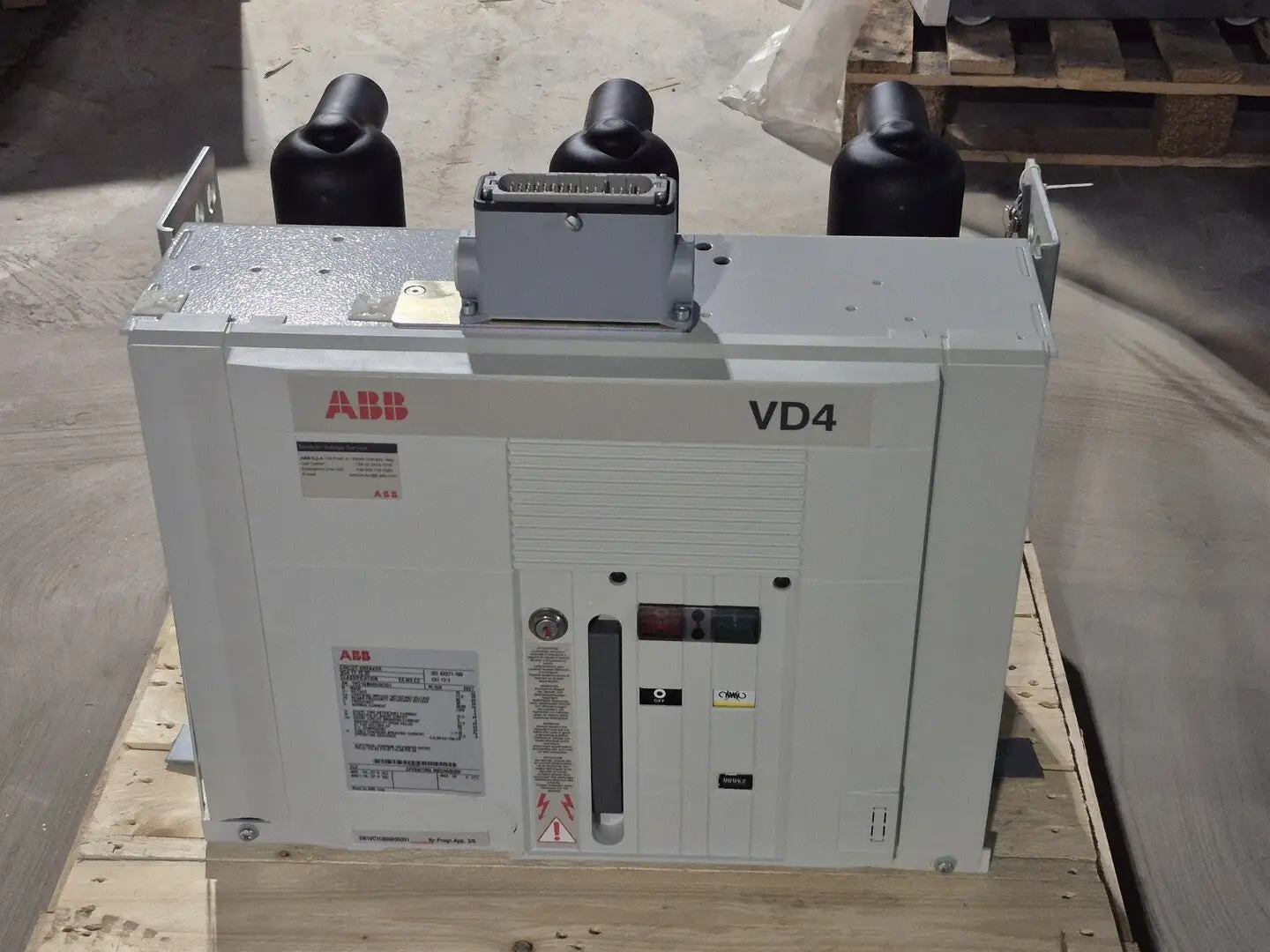 NEW 2021 ABB VD4