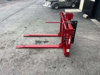 LMC Pin On Pallet Forks Pallet Forks | County Equipment Company LLC (5)