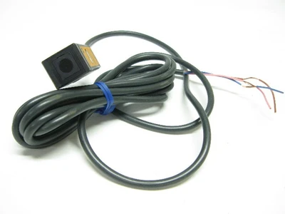 USED OMRON E3S-2LE4