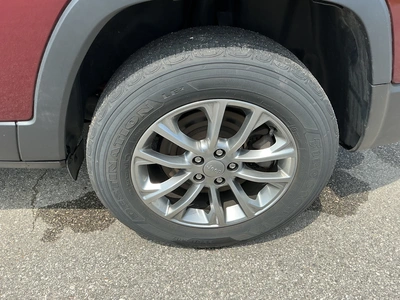 USED 2021 JEEP CHEROKEE