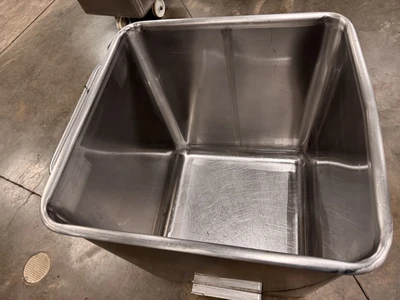 600 Pound SS Dump Buggy with Plastic Lid