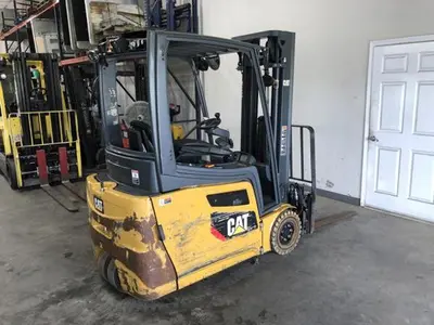 USED 2017 CAT 2ET3000