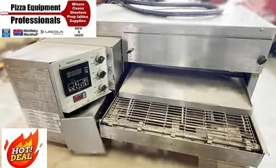 Blodgett electric conveyor pizza oven - like new