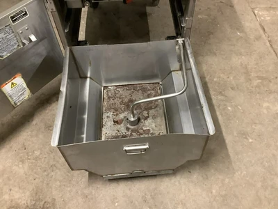 152-0194 BKI FKM Electric Pressure Fryer
